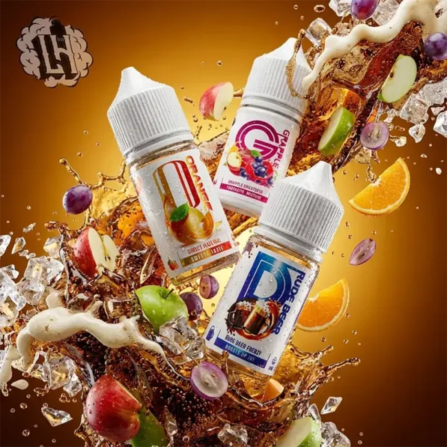 LH VAPEMY 馬來西亞系列尼古丁鹽煙油主圖。展示三款熱銷口味瓶身：Rude Beer (麥根沙士)、Grapple (葡萄蘋果) 與 Orange (鮮橙)。背景為棕色麥根沙士氣泡與冰塊爆炸特效，伴隨蘋果、葡萄與柳橙切片，強調馬來油的濃郁風格。