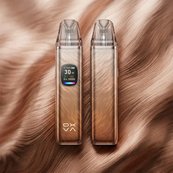 OXVA XLIM PRO 2 小蠻牛二代羽毛橙配色電子煙主機，展現細緻金屬流動紋理與 0.56 吋超清彩屏 30W 輸出介面