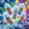 美國原裝 SAMURAI 將軍系列 30ml 尼古丁鹽煙油主圖。畫面展示將軍武士標誌瓶身，環繞飛濺的冰晶碎冰、鳳梨、覆盆莓、葡萄、荔枝與綠茶葉無視覺，強調極致冰爽水果風味與層次鮮明的堅果菸草口感